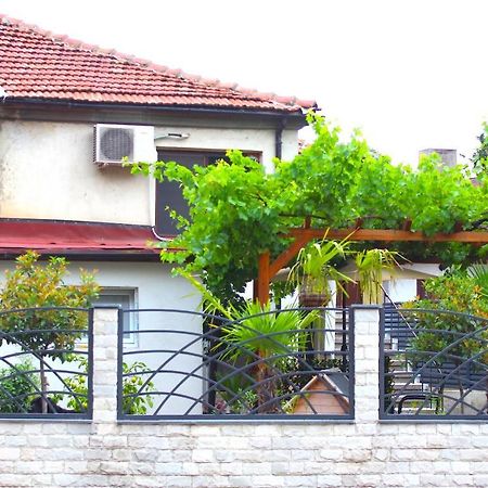 Guest House "Emily" In Troshevo Varna Dış mekan fotoğraf